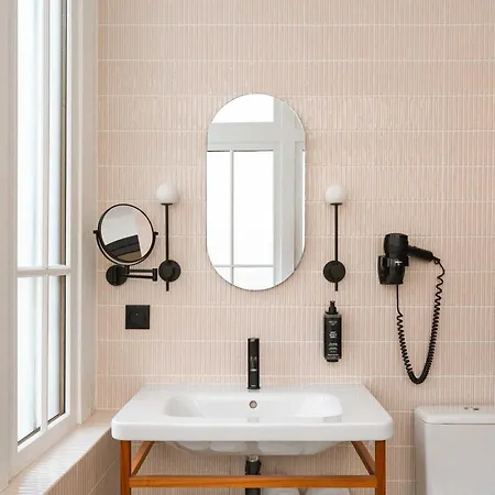 Отель Limehome Montmartre Париж