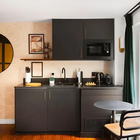 Limehome Montmartre Отель