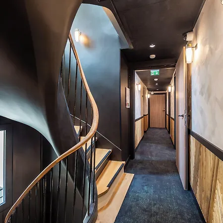 Limehome Montmartre Отель Париж