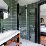 Limehome Montmartre 4* 파리