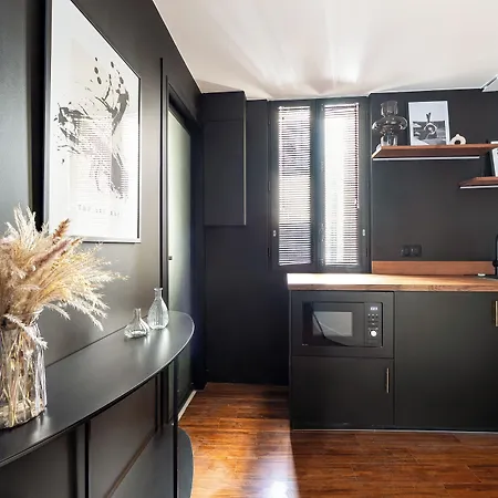 Отель Limehome Montmartre Париж