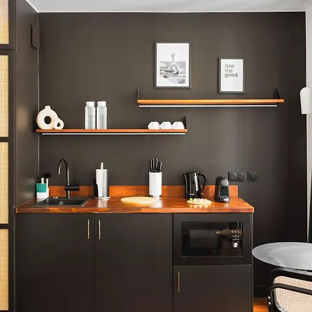 Hotel Limehome Montmartre 4*