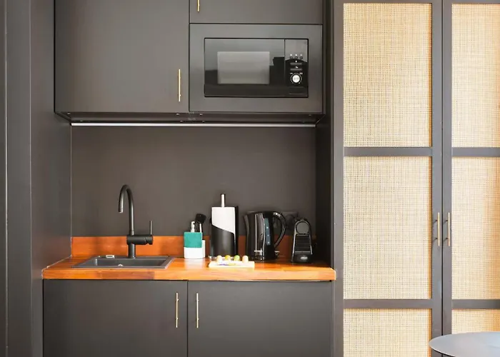 Hotel Limehome Montmartre 4*