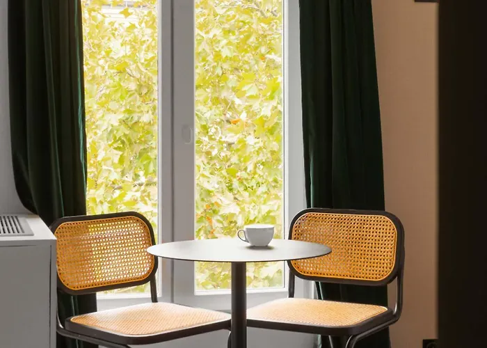 Hotel Limehome Montmartre 4*