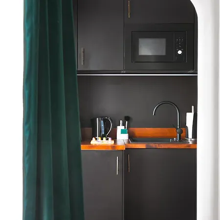 Limehome Montmartre 4* Paris