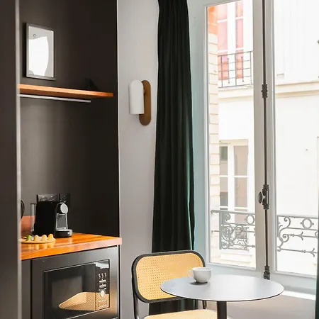 Hotel Limehome Montmartre 4*