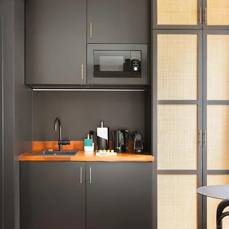 Hotel Limehome Montmartre 4*
