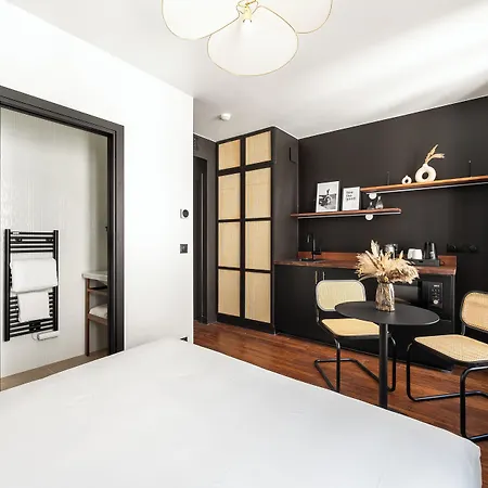 Hotel Limehome Montmartre 4*