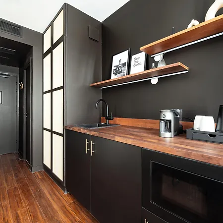 Limehome Montmartre 4* Paris