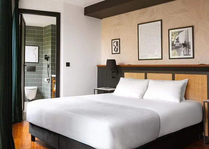 Limehome Montmartre מלון 4*