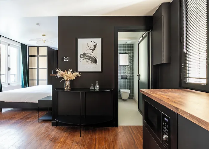 Limehome Montmartre מלון 4*