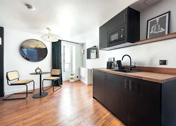 Limehome Montmartre 4*